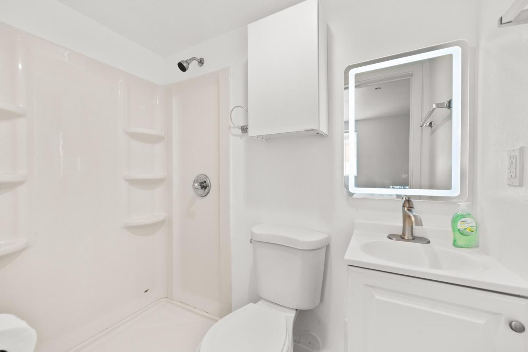 Charming Urban Retreat Near Usc In La- Private Room With Share Living Room With Kitchen Los Angeles Eksteriør billede
