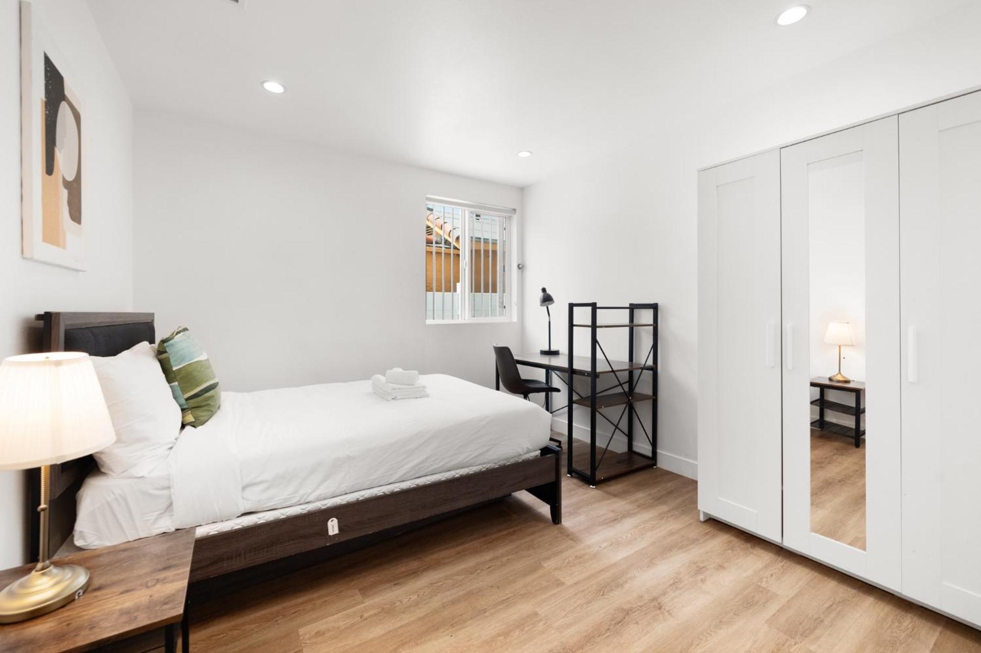 Charming Urban Retreat Near Usc In La- Private Room With Share Living Room With Kitchen Los Angeles Eksteriør billede